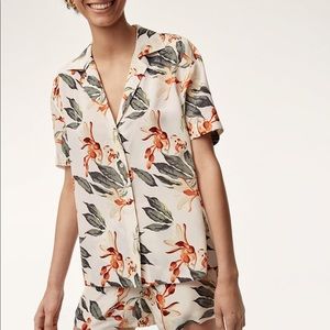 Aritzia Babaton Rorik short sleeve button blouse